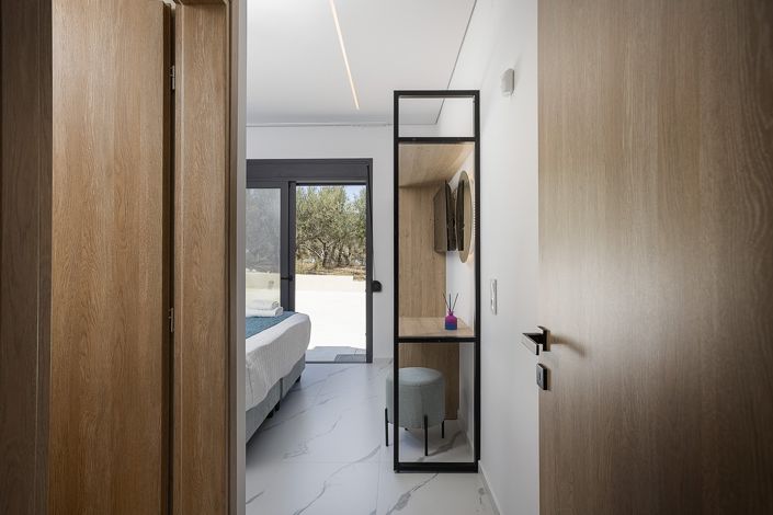 Image No.25-5 Bed House for sale