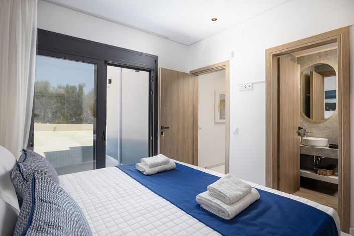 Image No.27-5 Bed House for sale