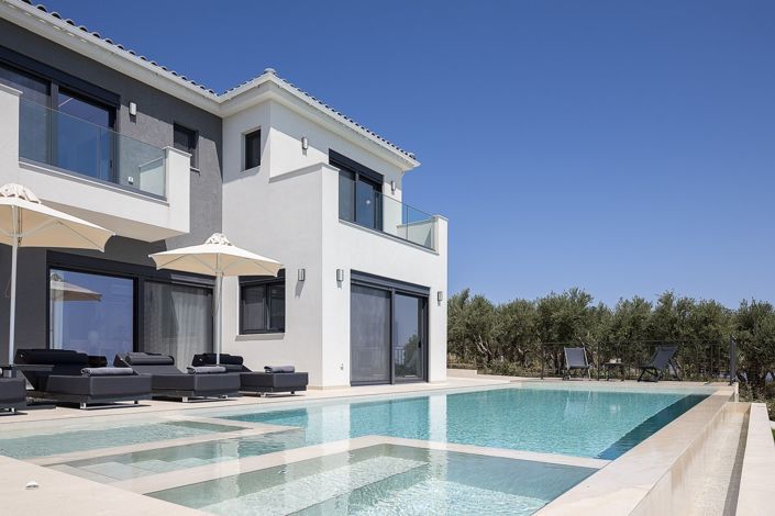 Image No.8-5 Bed House for sale