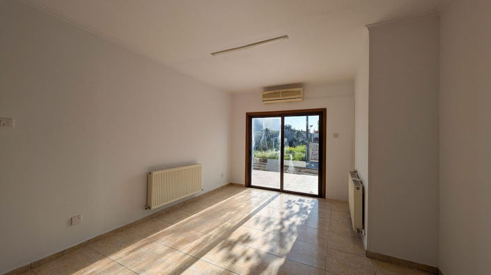 Image No.10-Propriété de 4 chambres à vendre à Nicosie