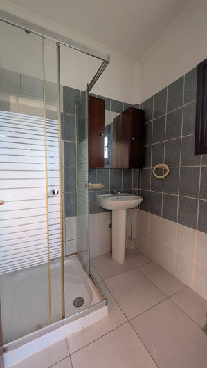 Image No.21-Propriété de 4 chambres à vendre à Nicosie