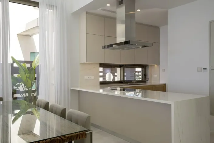 Image No.15-5 Bed House for sale