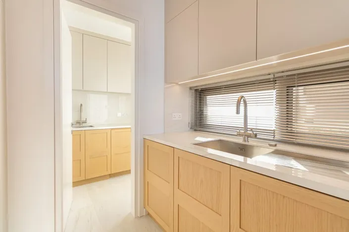 Image No.20-5 Bed House for sale