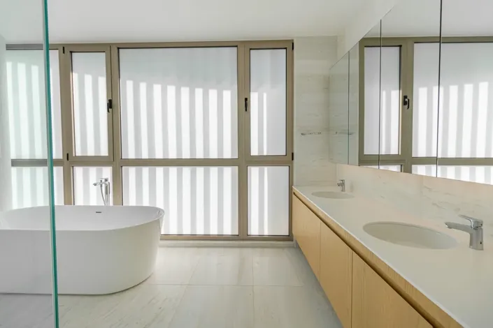 Image No.27-5 Bed House for sale