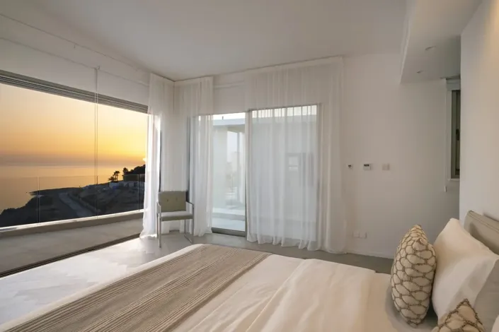 Image No.9-5 Bed House for sale