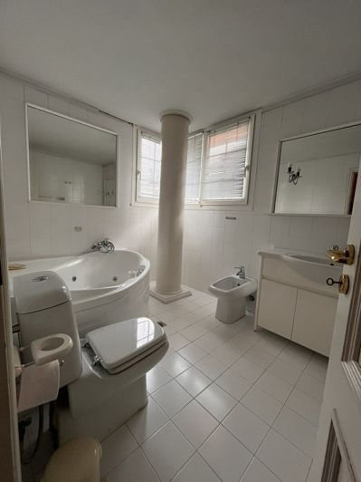Image No.10-3 Bed House for sale