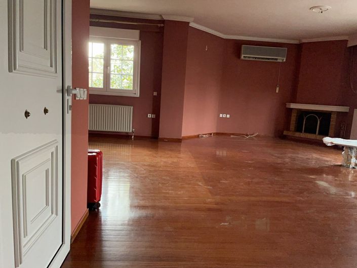 Image No.18-3 Bed House for sale