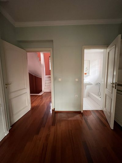 Image No.21-3 Bed House for sale