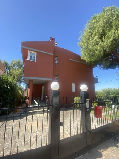 Image No.8-3 Bed House for sale
