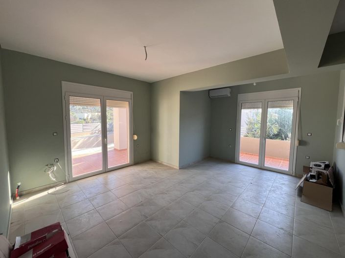 Image No.19-3 Bed House for sale