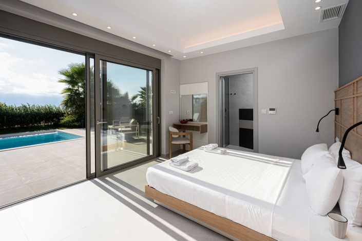 Image No.5-2 Bed House for sale