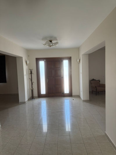 Image No.26-5 Bed Property for sale