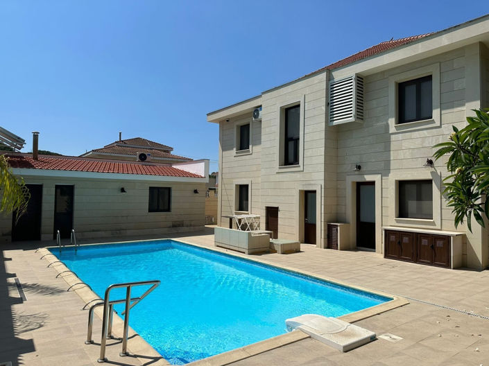 Image No.3-5 Bed Property for sale