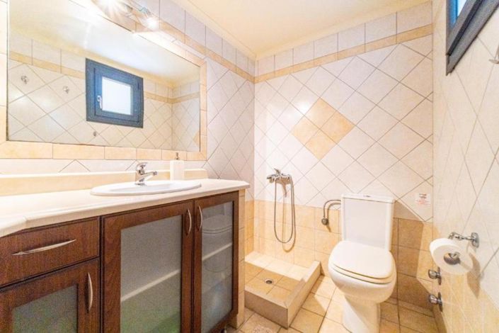 Image No.14-4 Bed House for sale