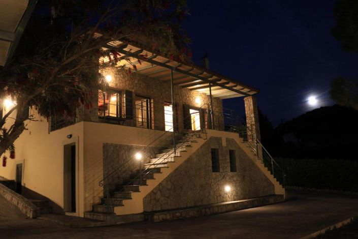 Image No.22-4 Bed House for sale