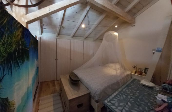 Image No.30-4 Bed House for sale
