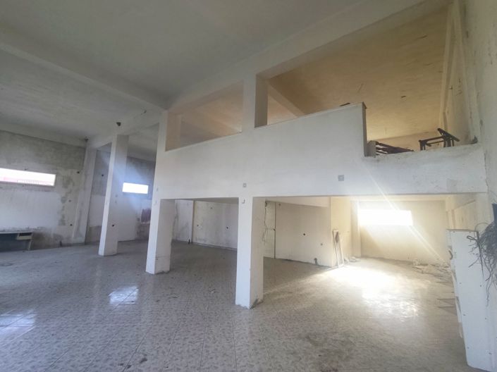 Image No.10-3 Bed House for sale