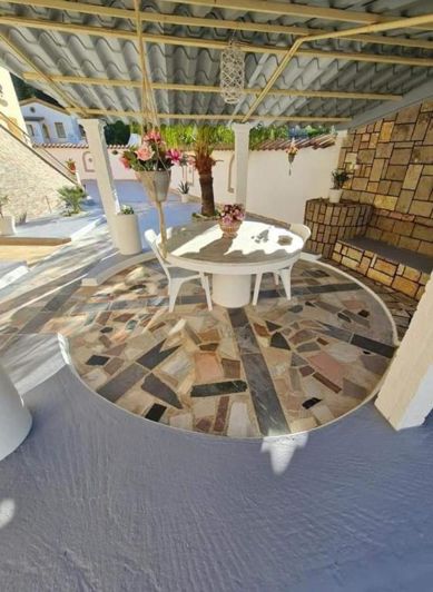 Image No.13-9 Bed Property for sale