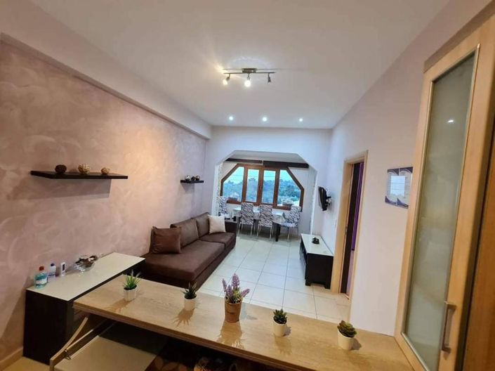 Image No.14-9 Bed Property for sale