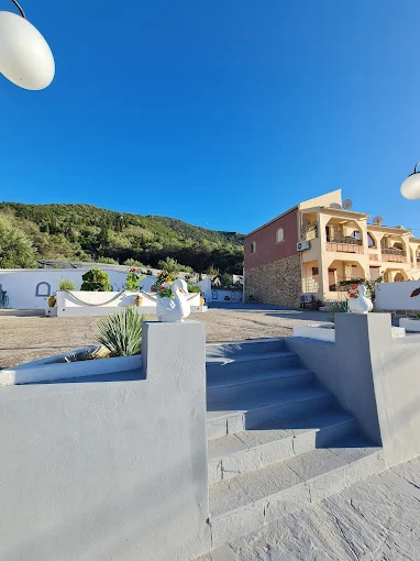 Image No.2-9 Bed Property for sale