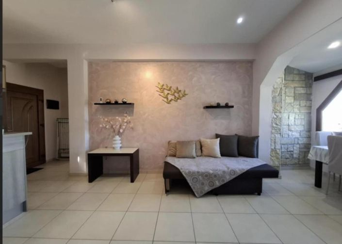 Image No.28-9 Bed Property for sale