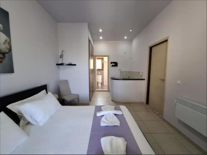Image No.29-9 Bed Property for sale