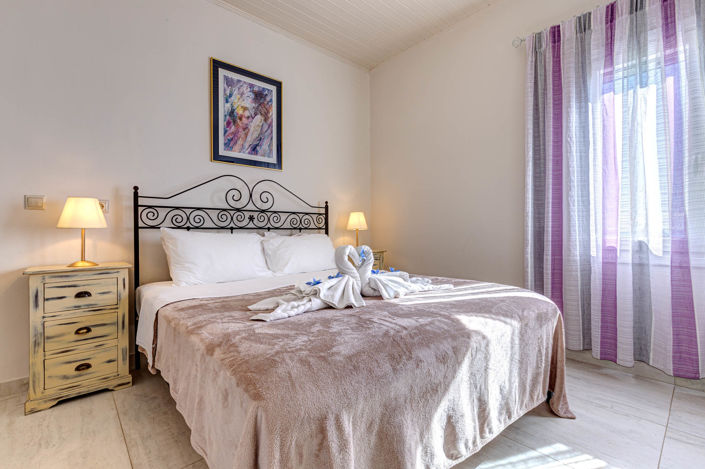 Image No.11-3 Bed House for sale