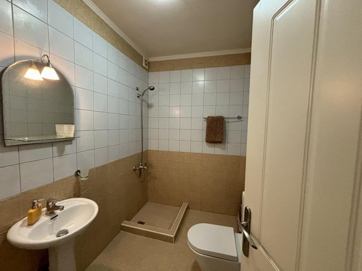 Image No.17-4 Bed House for sale