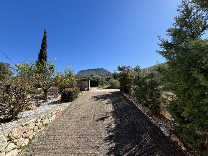 Image No.9-4 Bed House for sale