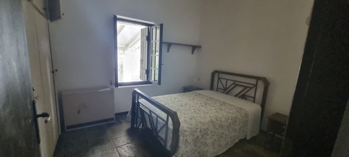 Image No.13-12 Bed House for sale