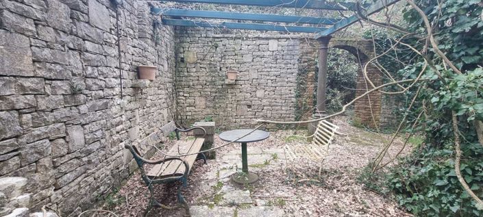 Image No.38-12 Bed House for sale