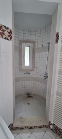 Image No.8-12 Bed House for sale