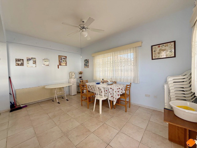 Image No.24-6 Bed Property for sale