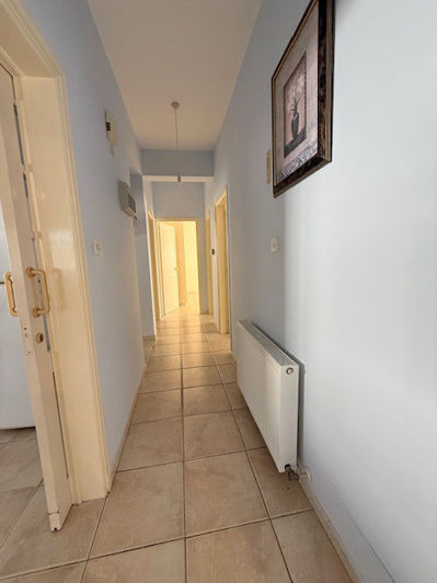 Image No.25-6 Bed Property for sale