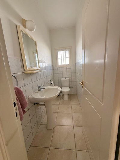 Image No.28-6 Bed Property for sale