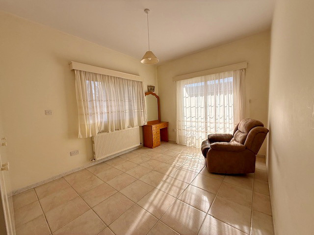 Image No.29-6 Bed Property for sale