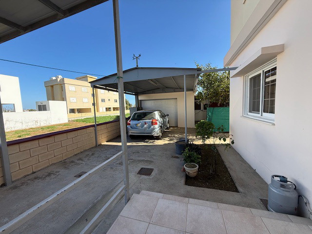 Image No.34-6 Bed Property for sale