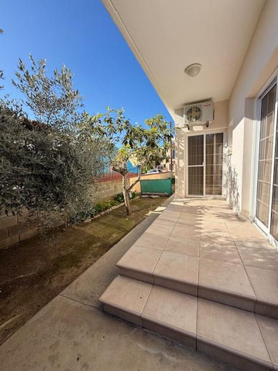Image No.38-6 Bed Property for sale