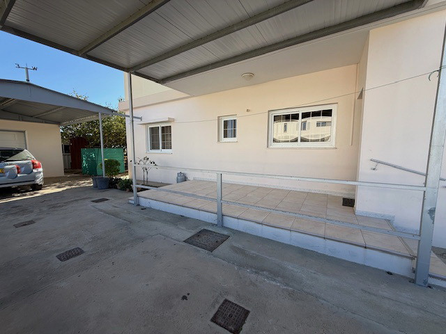 Image No.40-6 Bed Property for sale