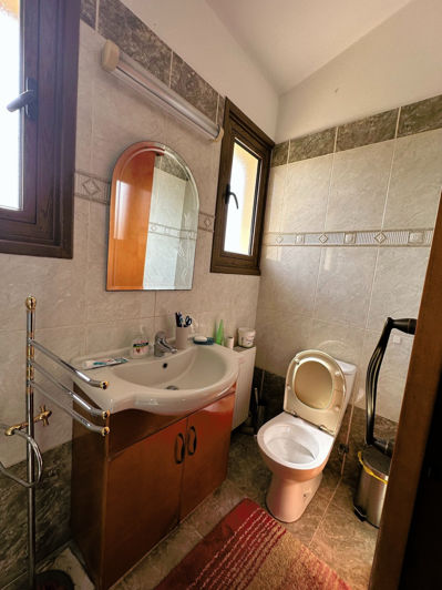 Image No.19-4 Bed Property for sale