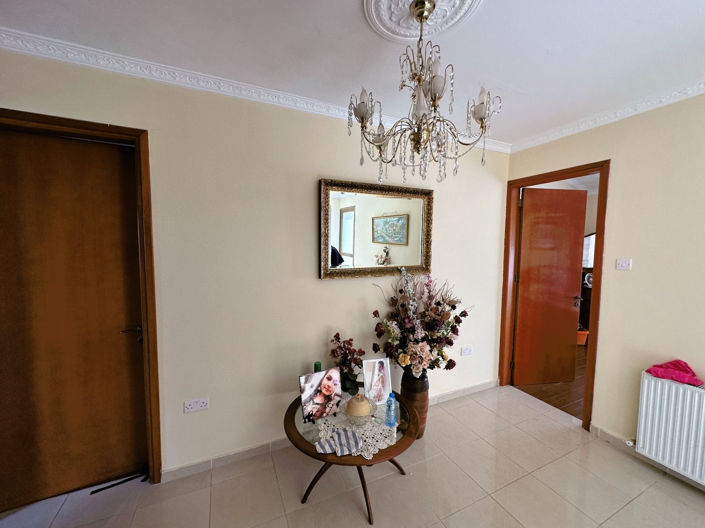 Image No.2-4 Bed Property for sale