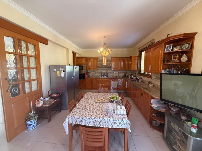 Image No.26-Propriété de 4 chambres à vendre à Aradippou