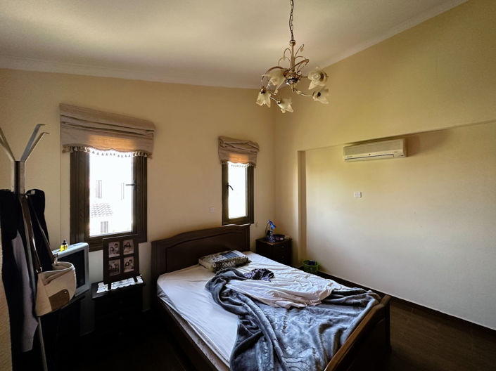 Image No.8-4 Bed Property for sale