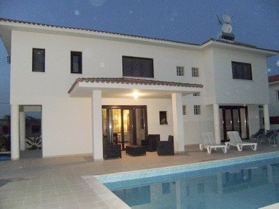 Image No.6-Propriété de 4 chambres à vendre à Larnaca