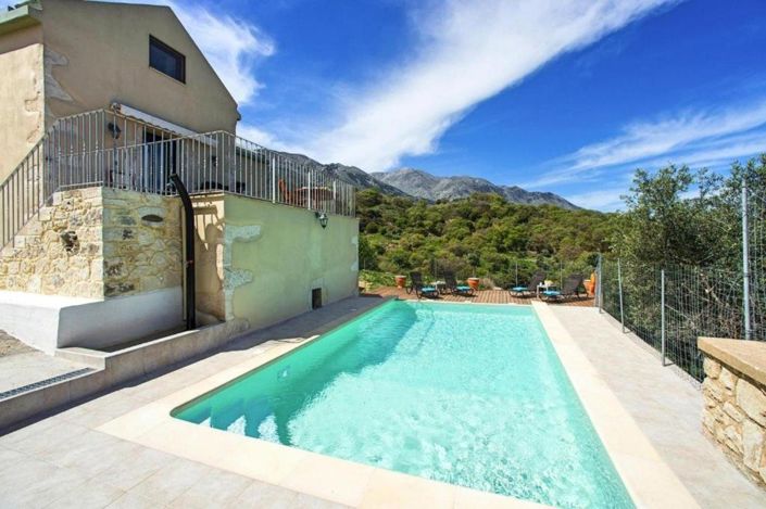 Image No.11-5 Bed House for sale