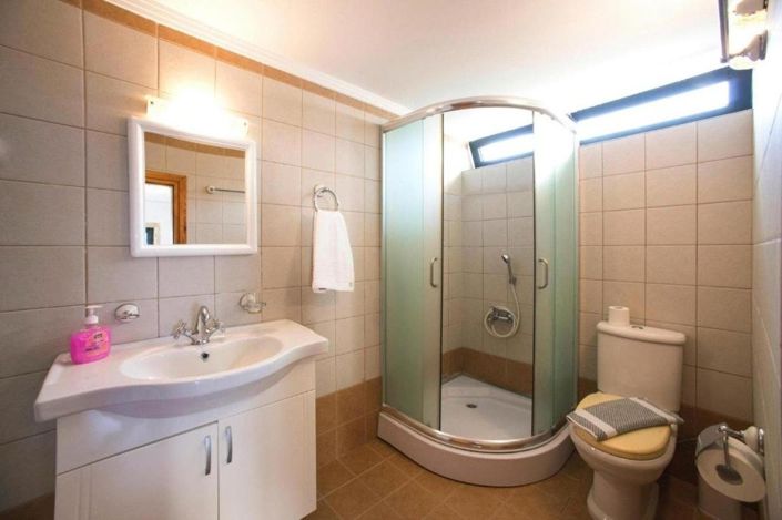 Image No.24-5 Bed House for sale