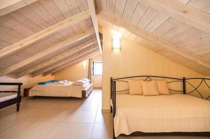 Image No.25-5 Bed House for sale