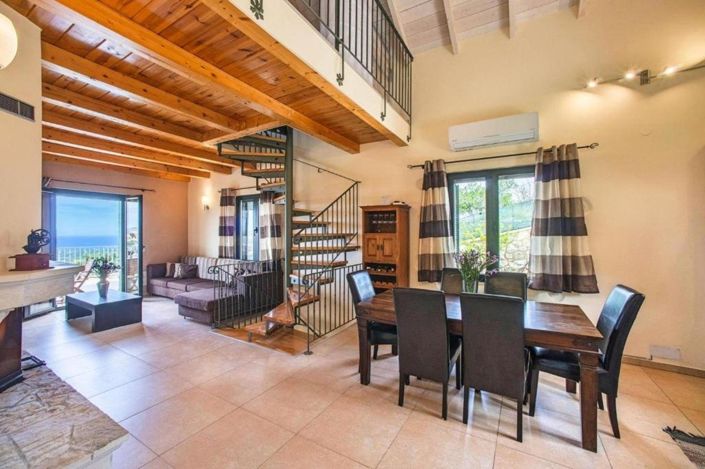 Image No.6-5 Bed House for sale