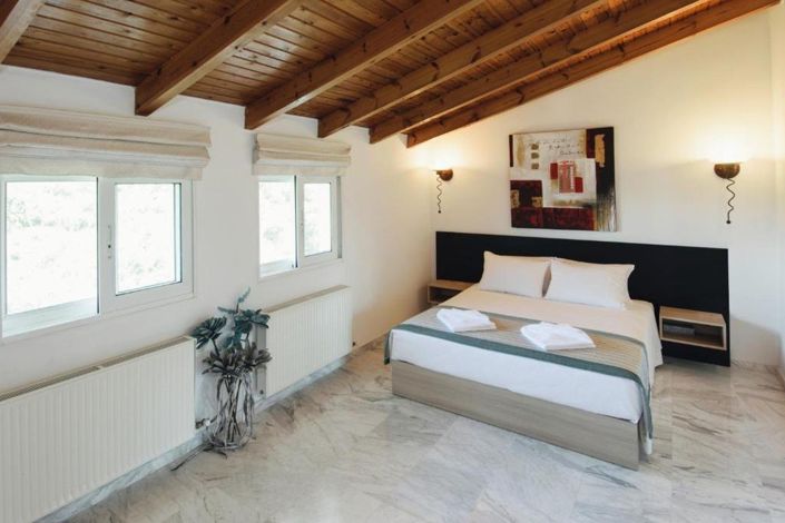 Image No.12-5 Bed House for sale