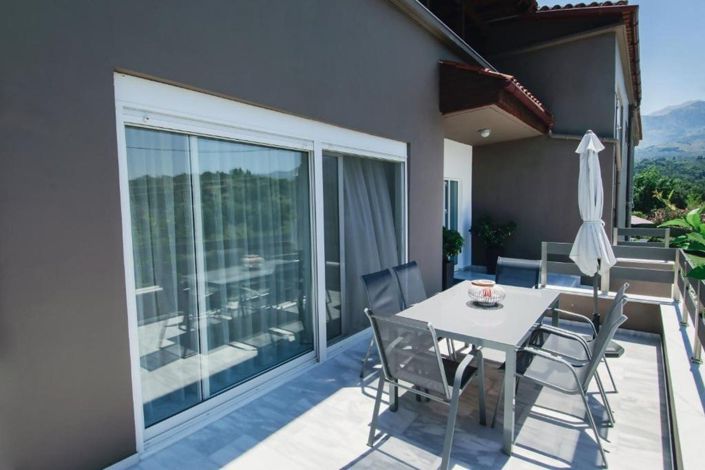 Image No.38-5 Bed House for sale
